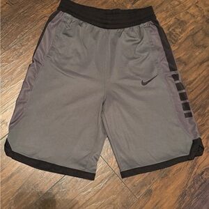 Nike Elite Basketball Shorts Boys Big Kids Size XL YXL Dark Gray Pre-Owned